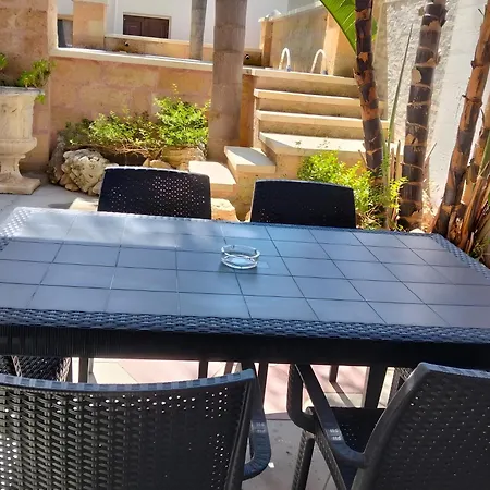 Chanel * מונטרוני די לצ'ה